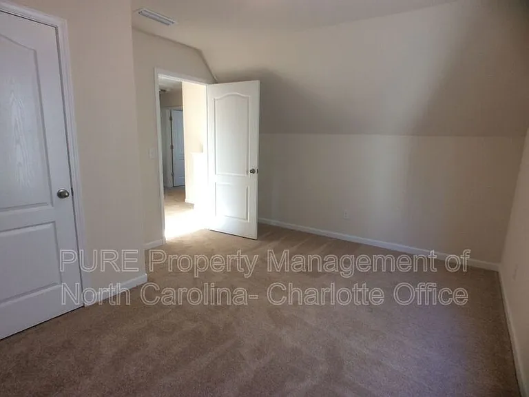 6008 Vista Woods Ln — Photo 15