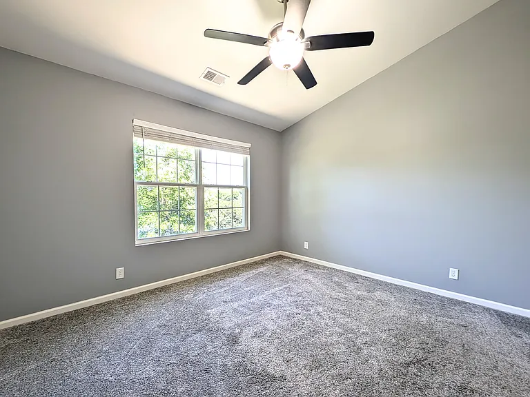 2540 Carlisle Ln — Photo 15