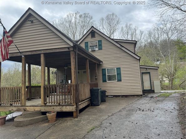 26 Bethmont Dr, Clendenin, WV 25045