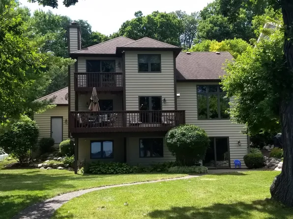 171 Waltonian Ter, Fox Lake, IL 60020