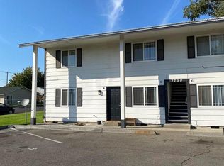 1290 W Ridgeway Ave #D, Hermiston, OR 97838