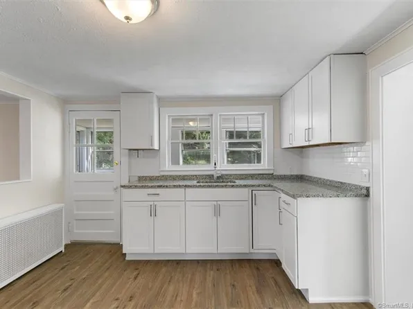 1 Chester Avenue, Wallingford, CT 06492