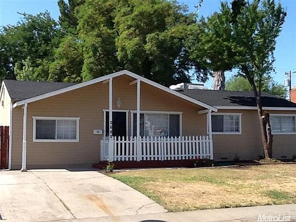 4th image of 2682 Meadowvale Ave