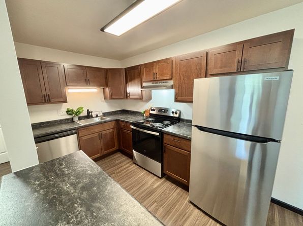 2321 Badger Pkwy APT 6