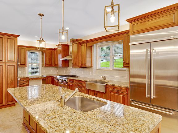 3rd image of 9928 Frost Ridge Dr