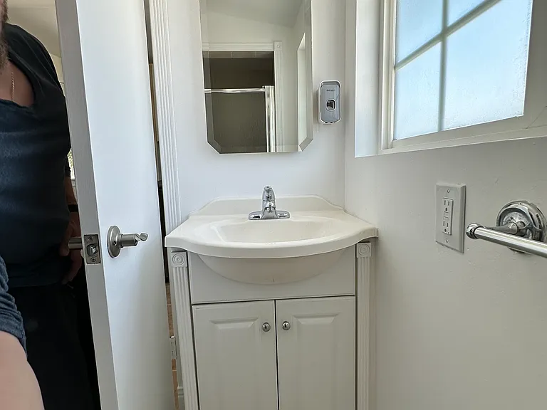 14552 Runnymede St — Photo 53