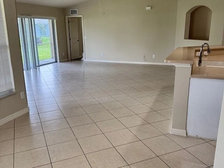1017 NW 24th Ave — Photo 15