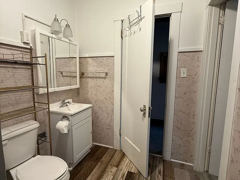 230 S Washington St — Photo 12
