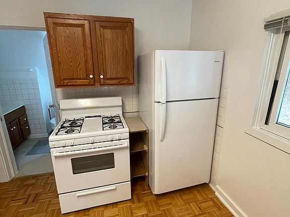 4th image of 1722 Elizabeth Ave NW #2