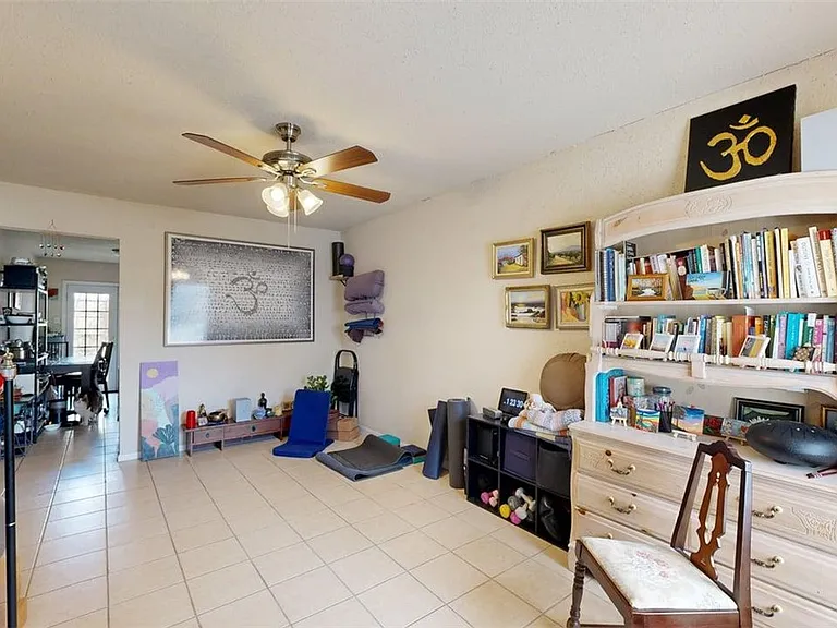 1209 Georgia St — Photo 3
