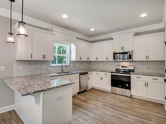 5th image of 104 Shadowood Ln