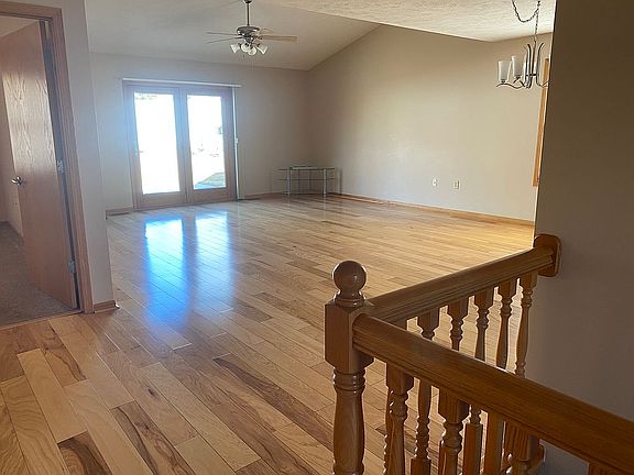 3rd image of 4704 S 85th Cir
