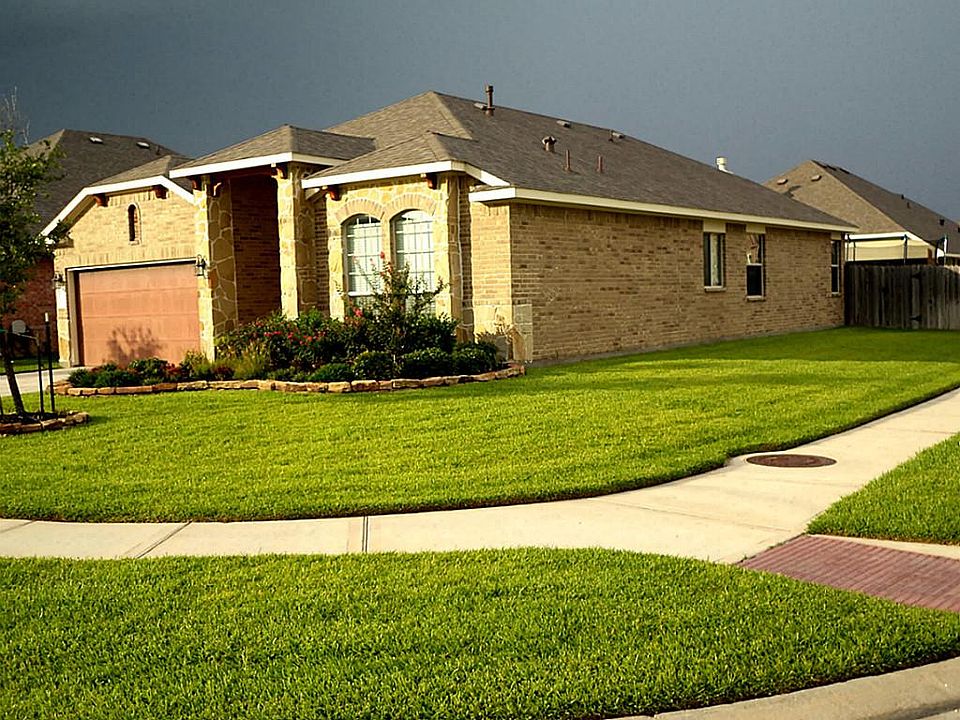 Execellent Curb Appeal