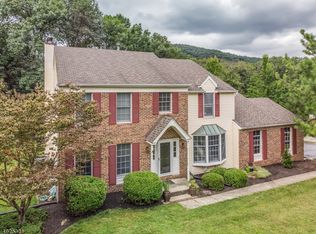 19 Pebble Beach Way, Washington, NJ 07882