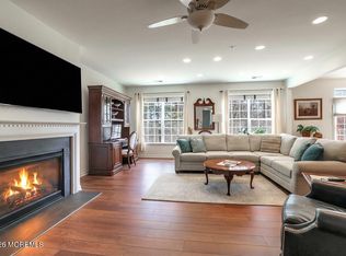 80 Bryce Ln #906, Manahawkin, NJ 08050