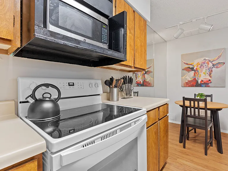 114 E 31st St #115 — Photo 3