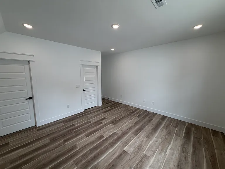 906 N Sang Ave — Photo 17