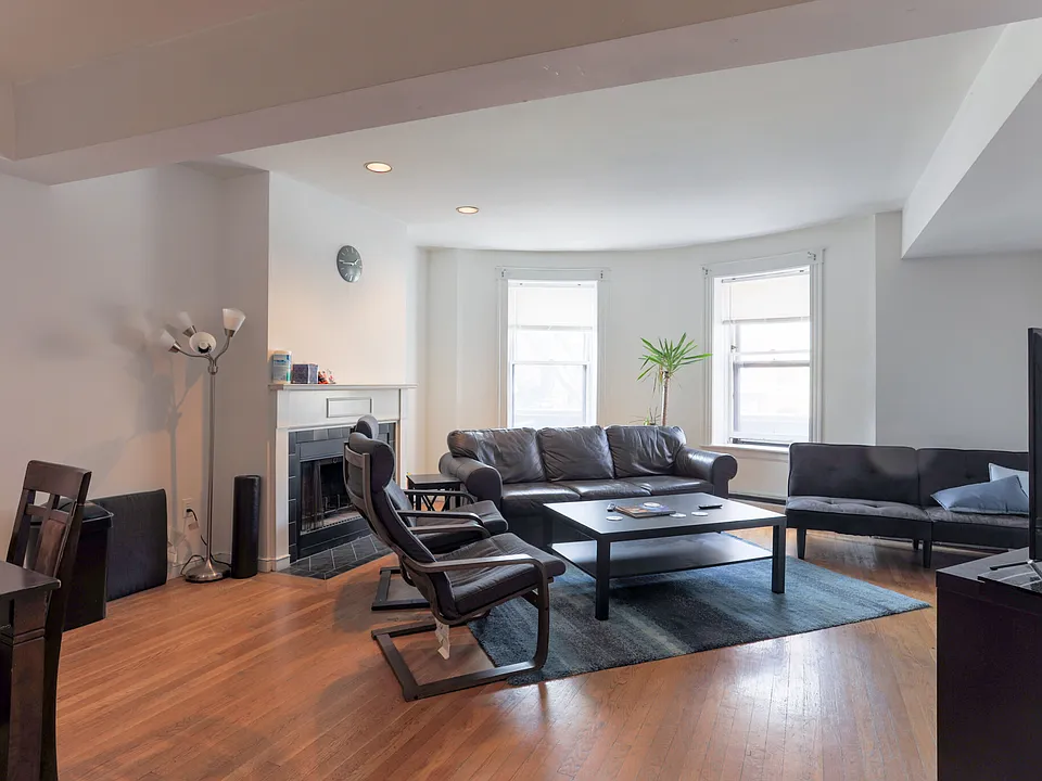 1742 Washington St #4