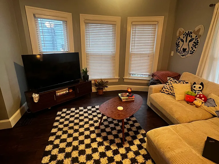 239 Illinois Ave — Photo 7