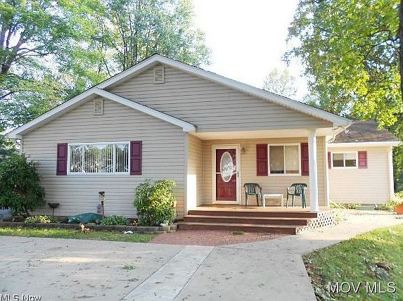 2nd image of 817 W Virginia Ave