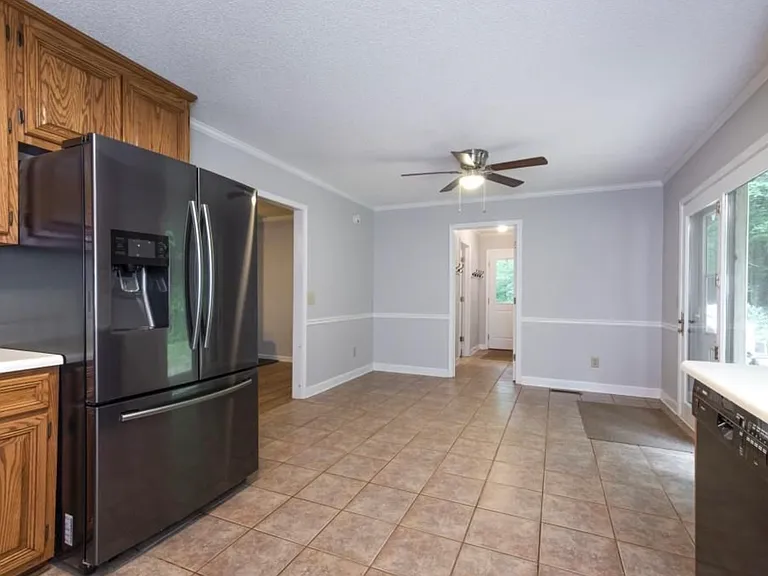 5059 Peach Mountain Cir — Photo 3