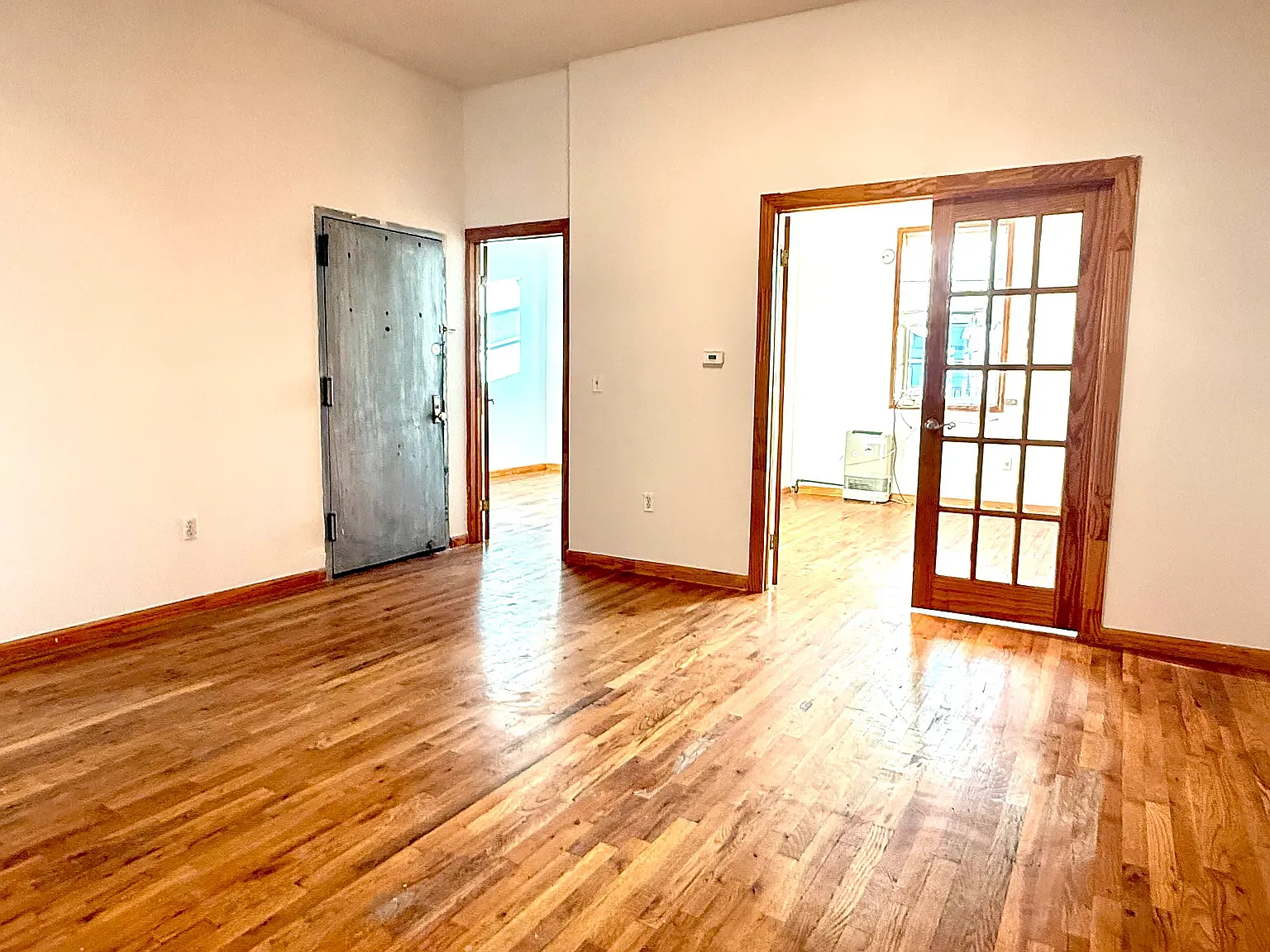 1505 Broadway — Photo 3
