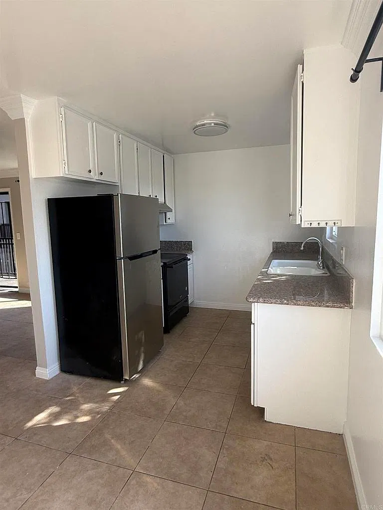 2 bed, 900 sqft, $2,100 — Photo 4