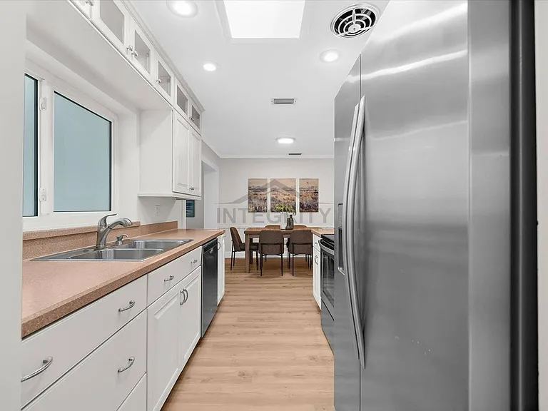 3315 W Beaumont St — Photo 21