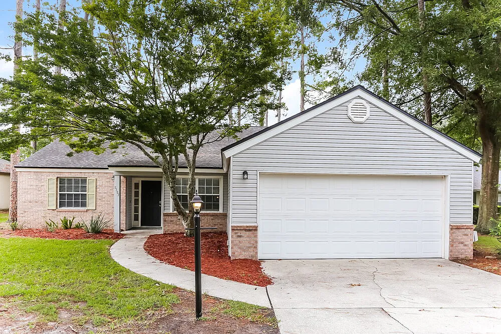 3 bed, 2.0 bath, 1556 sqft, $1,935 — Photo 1