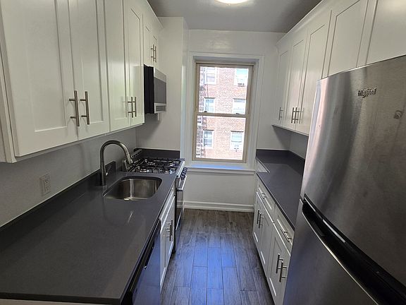 5th image of 48-24 43rd St APT 5K