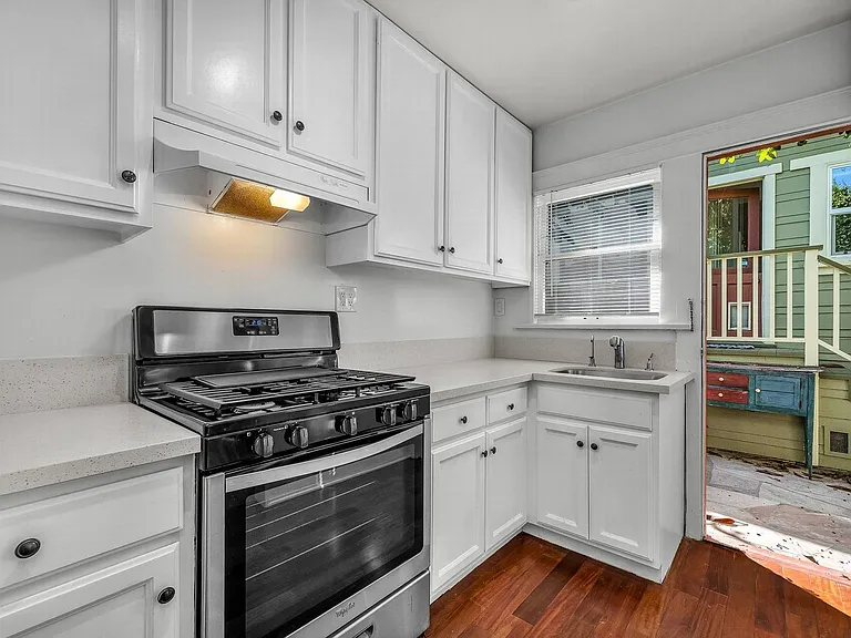 660 Ocean Park Blvd #B — Photo 7