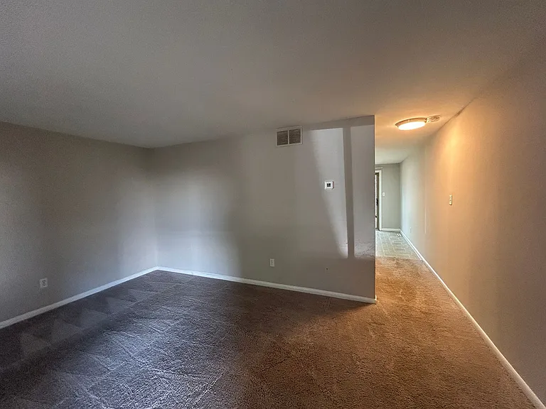 Coventry Court Townhomes — Photo 61