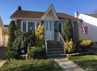 15 Radcliffe St, South River, NJ 08882