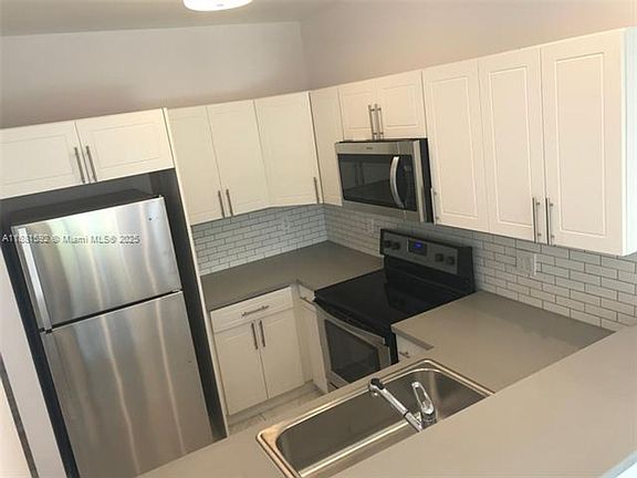 5th image of 808 E 32nd St #808