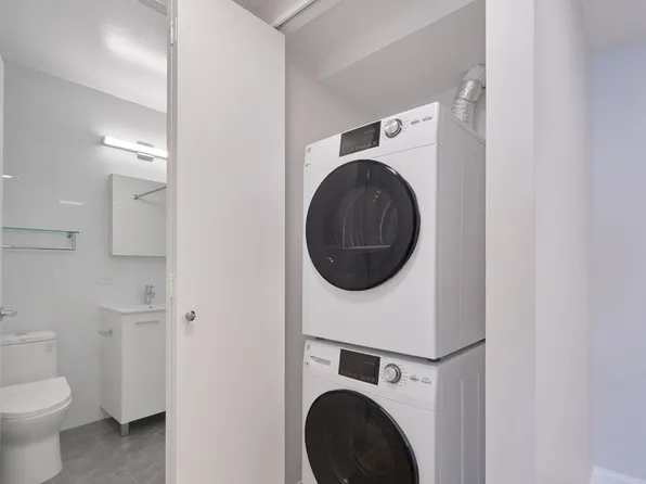 160 Riverside Boulevard image 7 of 12