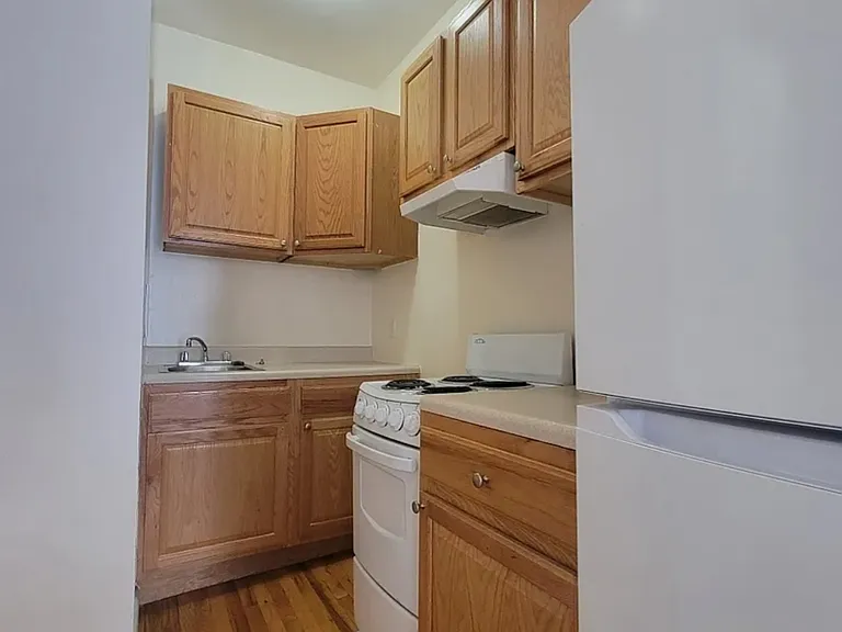 153 E 116th St #3R — Photo 6