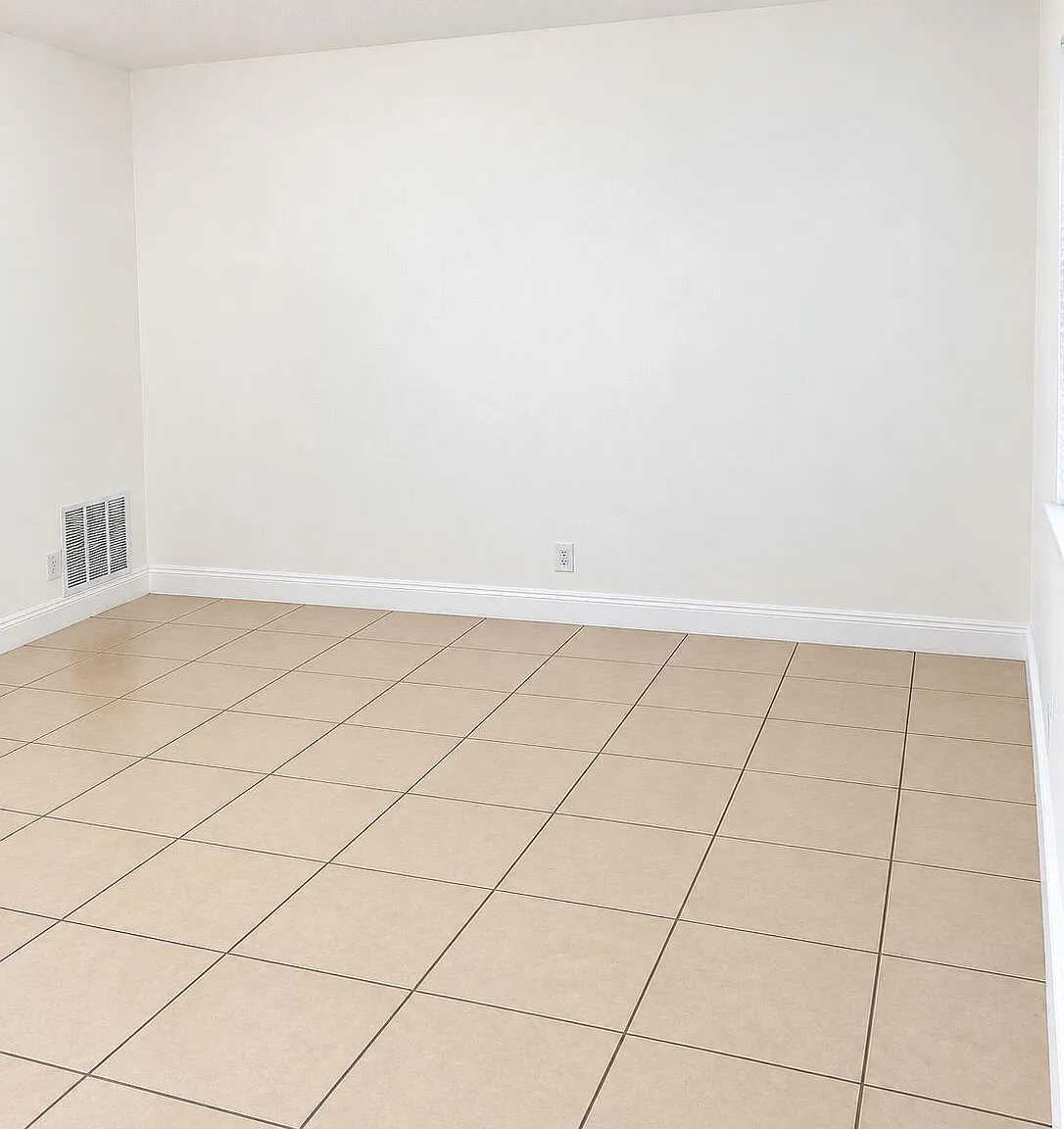 1 bed, 1.0 bath, 2424 sqft, $1,700 — Photo 4