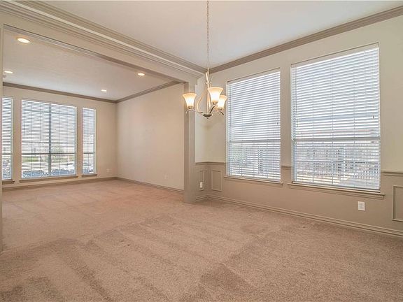 4th image of 2105 High Gate Dr