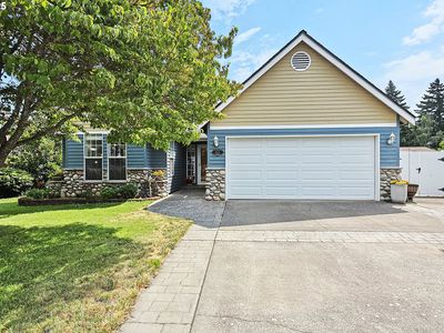 832 Adams Loop, Hood River, OR, 97031