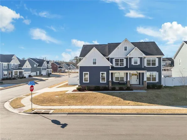 312 Maycox Ln, Chesapeake, VA 23322