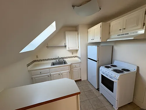 6 Belmont St Photo 1