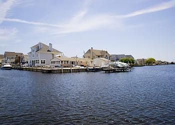 2nd image of 256 N Lagoon Rd