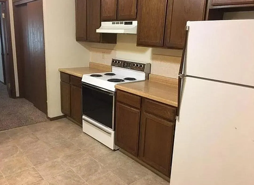 3 bed, 1600 sqft, $1,200 — Photo 4