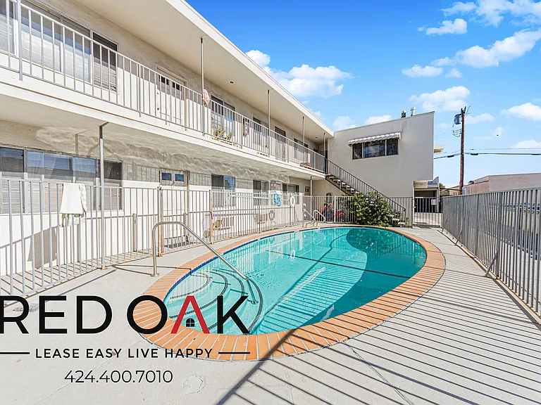 8720 Owensmouth Ave #9 — Photo 16