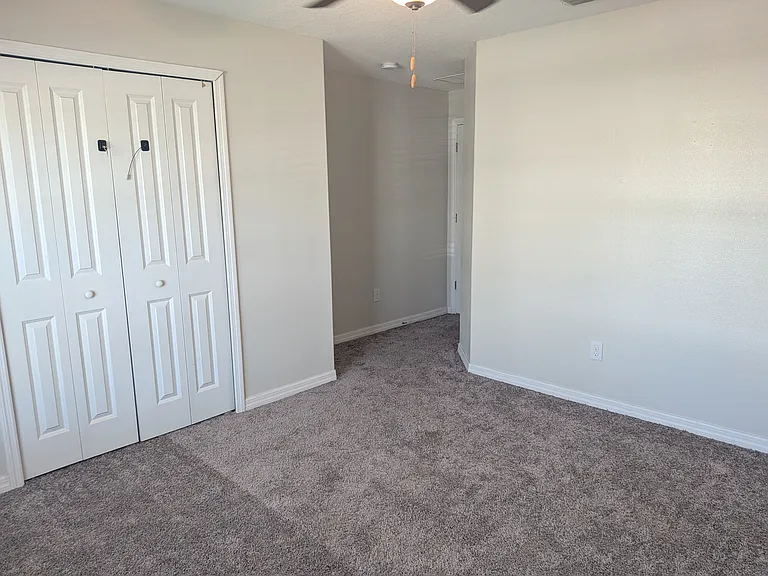 446 Argyll Dr — Photo 17