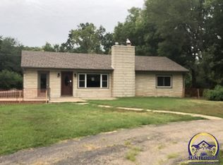 3215 NW Rochester Rd, Topeka, KS 66617
