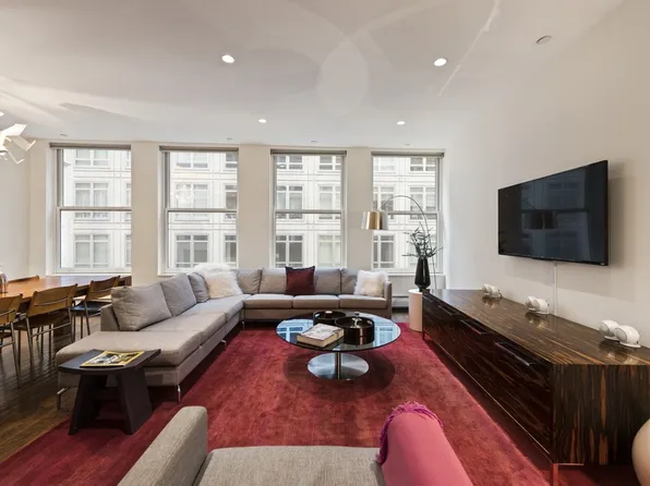 102-104 Fulton St #4E, New York, NY 10038