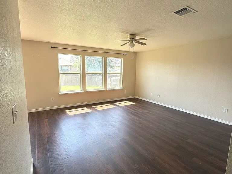 9310 Dublin Grn — Photo 6