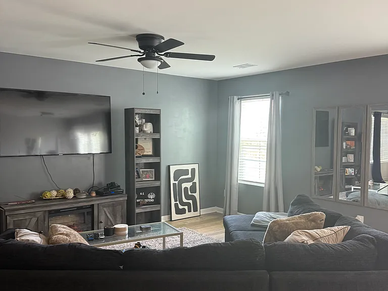 1070 Matchingham Dr — Photo 3