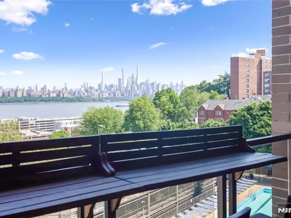 9060 Palisade Ave APT 404, North Bergen, NJ 07047